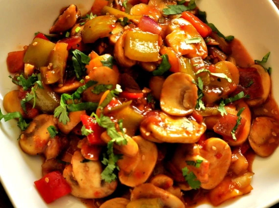 MUSHROOM CHILLI (DRY/GRAVY)